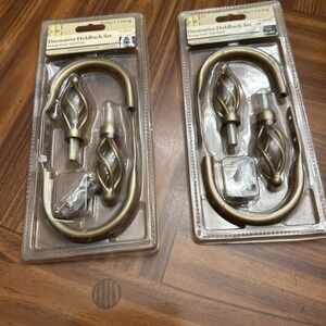 Today's Living Curtain Holdback Set Spiral Finial Gold Hardware Included Lot 2‎